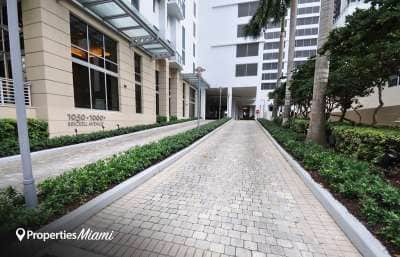 1060 Brickell Building Image 2