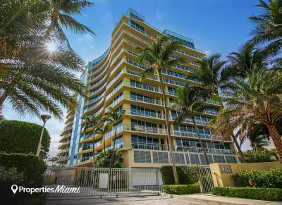 Coconut Grove Residences building