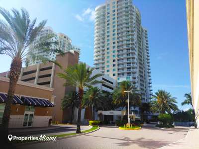 Duo Hallandale building