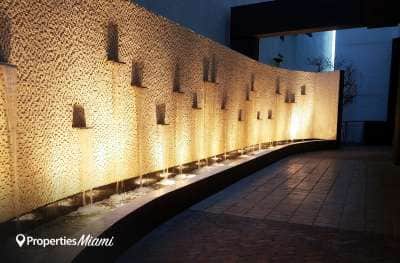 Infinity at Brickell Building Image 5