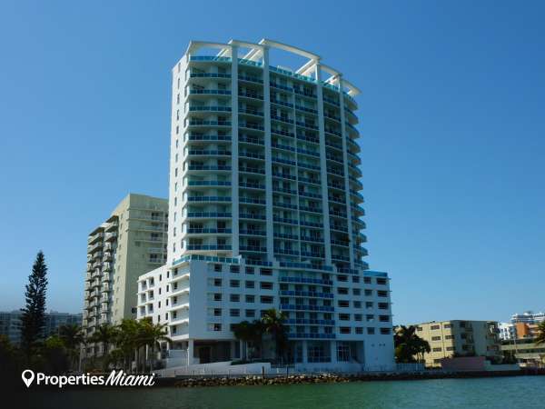 Onyx on the Bay Building Image