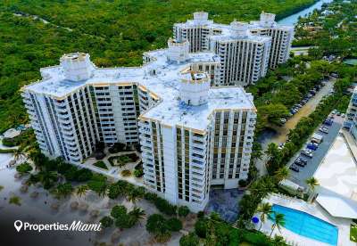 Towers of Key Biscayne building